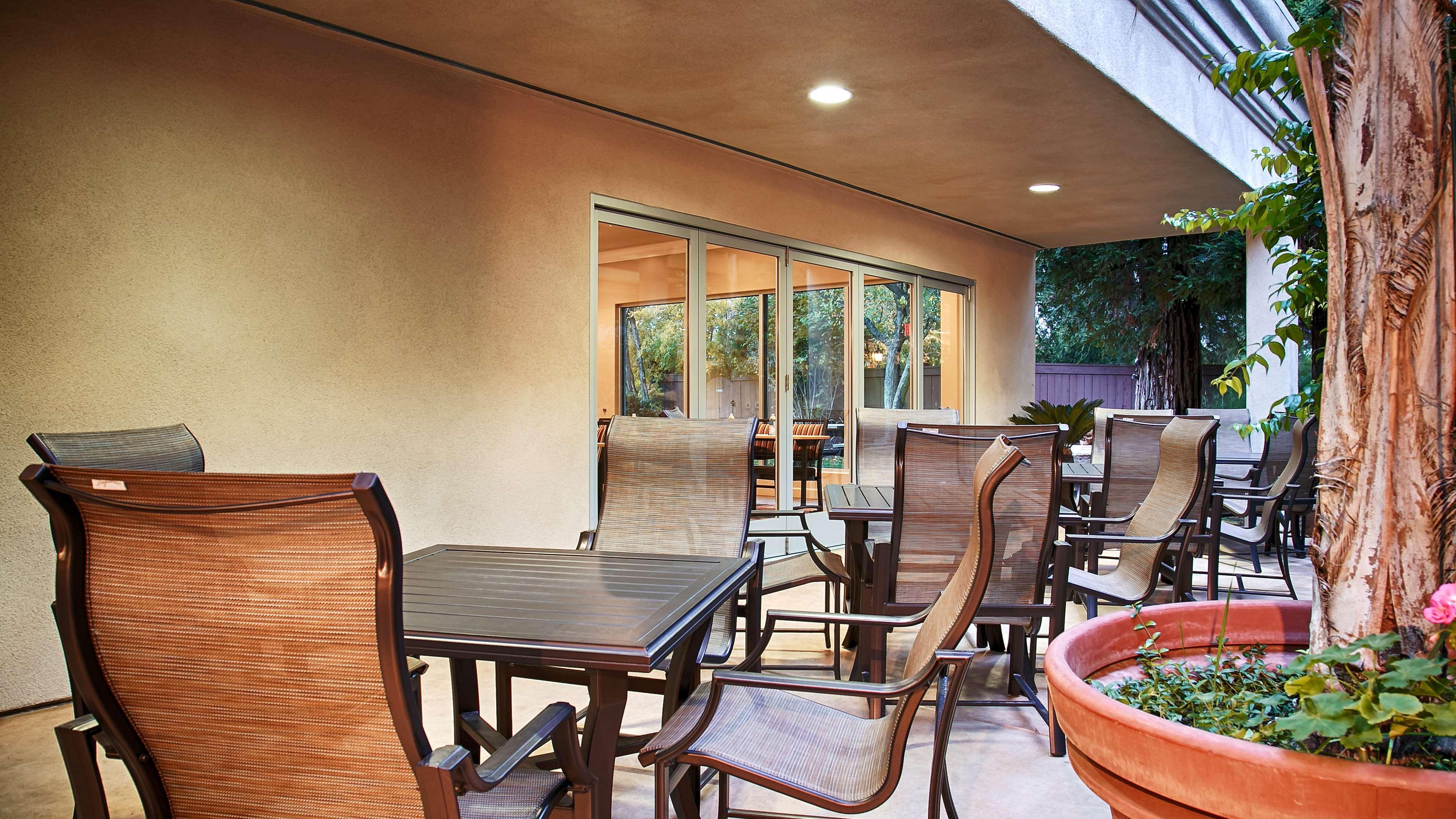 เบสท์ เวสเทิร์น พลัส แบล็คโอ๊ค Hotel ปาโซโรเบิลส์ ภายนอก รูปภาพ